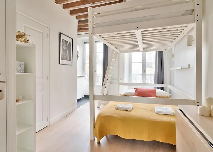 Stylish Mezzanine In The Heart Of 3f Apartamento *